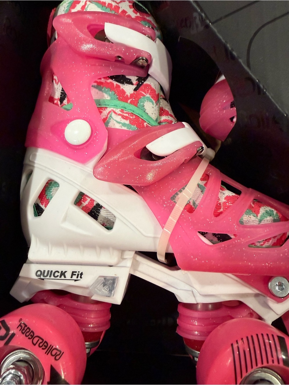 Roller Derby Girls Pink, White Glitter Adjustable Roller Skates Size 12-2 - Picture 2 of 7